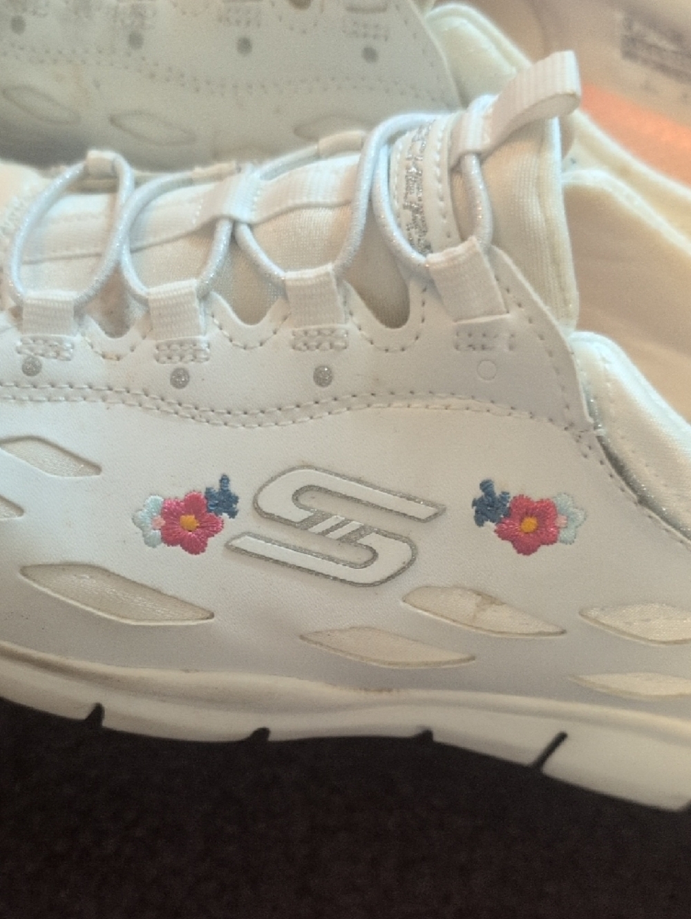 Skechers White Sneakers with Pink Floral Accents - Picture 5 of 15